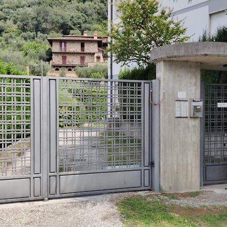 Appartamento Nelly - Per 4 Persone - Caray Park - Sale Marasino - Lago D'Iseo มาโรเน ภายนอก รูปภาพ