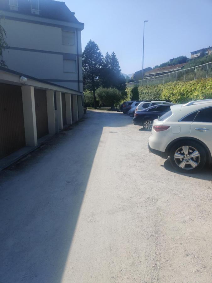 Appartamento Nelly - Per 4 Persone - Caray Park - Sale Marasino - Lago D'Iseo มาโรเน ภายนอก รูปภาพ